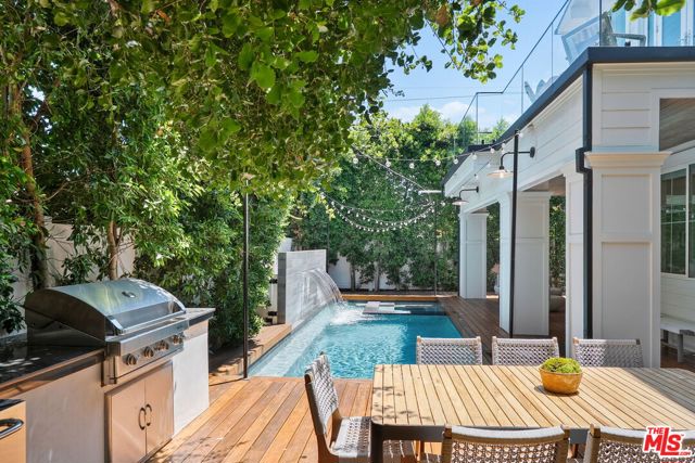 18057 Valley Vista Boulevard, Encino CA: https://media.crmls.org/mediaz/608de0a7-e8b5-4a15-ae95-14ad78a2c4ef.jpg