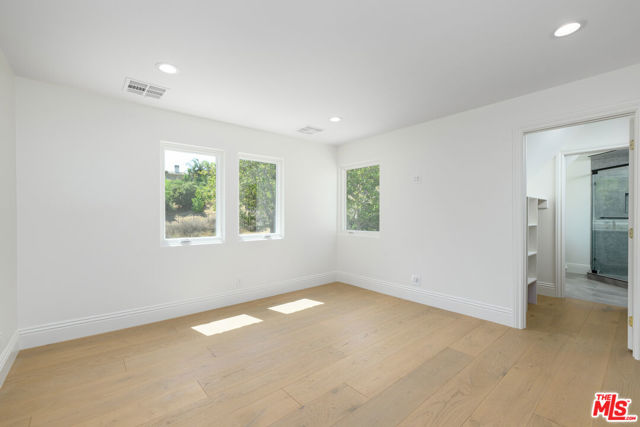 4929 Lakeview Canyon Road, Westlake Village CA: https://media.crmls.org/mediaz/608e6997-fb78-45bf-b8e2-3a785b90475d.jpg