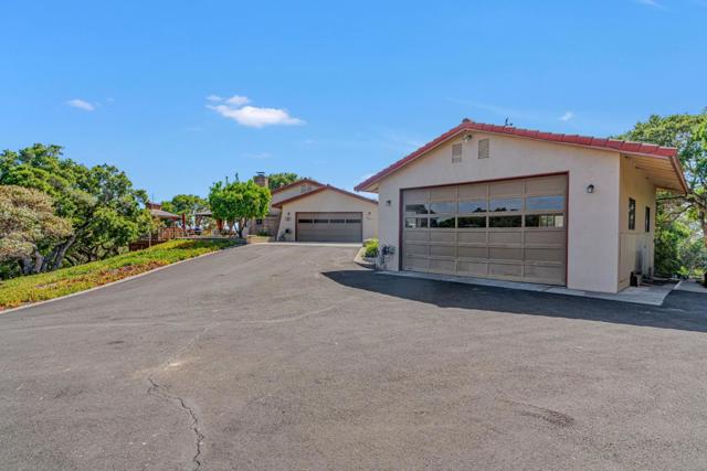 19225 Reavis Way, Salinas CA: https://media.crmls.org/mediaz/608f0bc0-0883-4748-9304-be52c28fd623.jpg