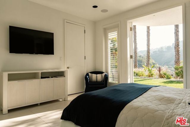 2029 Mount Olympus Drive, Los Angeles CA: https://media.crmls.org/mediaz/608f8d49-8fec-49cb-bec5-2c6bfe65cb60.jpg