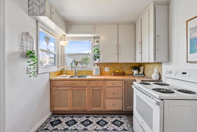 630 California Street, Watsonville CA: https://media.crmls.org/mediaz/608fb6f0-3d0a-4b95-b2f7-6f9859ccb67e.jpg