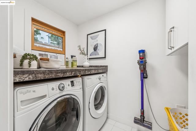 714 Evelyn Ave, Albany CA: https://media.crmls.org/mediaz/608fd3a0-1733-4dd9-9498-4852600442ab.jpg