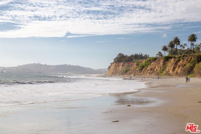 1312 Shoreline Drive, Santa Barbara CA: https://media.crmls.org/mediaz/6090514e-d91f-443f-8031-67cbc56c6a5f.jpg