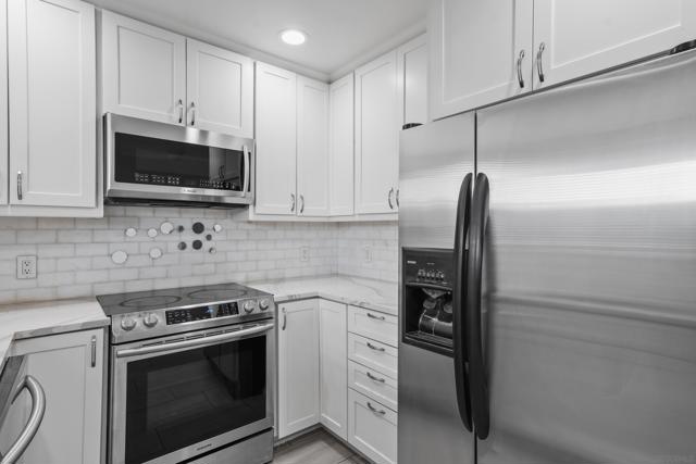 166 N 1st st, El Cajon CA: https://media.crmls.org/mediaz/6090adec-559d-4ac2-9e9b-ed7a849d18e9.jpg