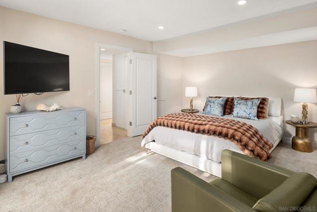 25 The Point, Coronado CA: https://media.crmls.org/mediaz/6090ff0f-55d9-4523-b1c0-f099a0a32e86.jpg