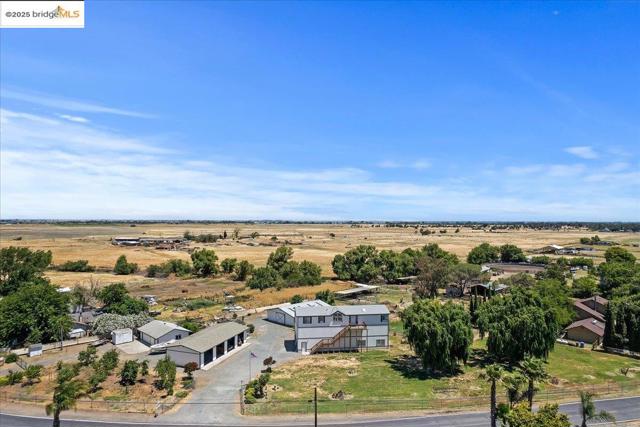 2325 Taylor Rd, Bethel Island CA: https://media.crmls.org/mediaz/609121a5-6803-419c-8b09-54257f37a218.jpg