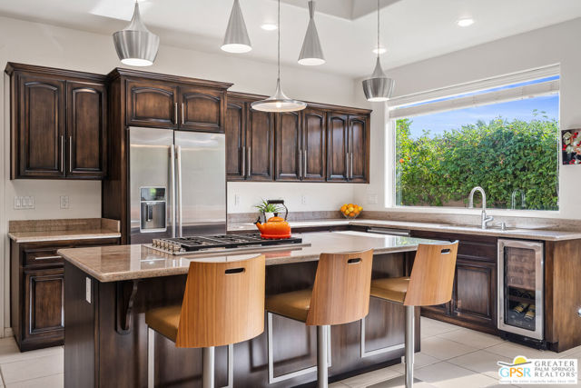 36750 Nancy Lane, Rancho Mirage CA: https://media.crmls.org/mediaz/6091861d-91d7-4a65-851e-c0d795d0602a.jpg