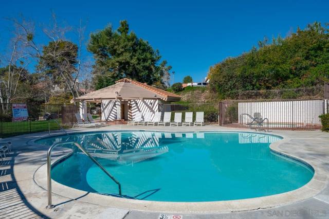 3113 Avenida Topanga, Carlsbad, California 92009, 2 Bedrooms Bedrooms, ,2 BathroomsBathrooms,Townhouse,For Sale,Avenida Topanga,250019952SD