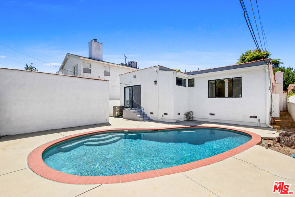 352 S Wetherly Drive