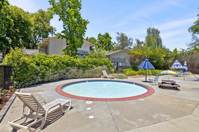 10892 Northfield Square, Cupertino CA: https://media.crmls.org/mediaz/609303c7-8f52-4da3-8f07-9805e0812c1b.jpg