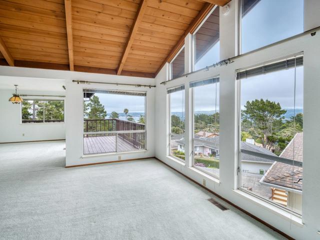 15 Pinehill Way, Monterey CA: https://media.crmls.org/mediaz/6093780d-cd13-440f-b8f2-31c676936b29.jpg