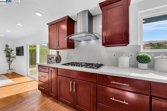 48346 Cottonwood St, Fremont CA: https://media.crmls.org/mediaz/609381f7-c613-44ea-ba5f-fdc66587d63b.jpg