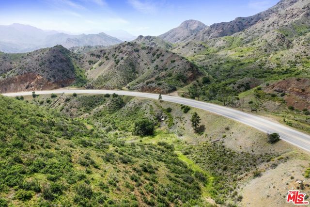 1 Kanan Rd, Agoura Hills CA: https://media.crmls.org/mediaz/60973308-7032-4a29-982c-9e5d3a5b3d51.jpg