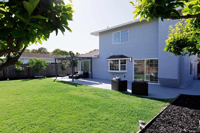 4452 Alice Way, Union City CA: https://media.crmls.org/mediaz/60979775-c742-457e-8adb-87cec43a20c1.jpg