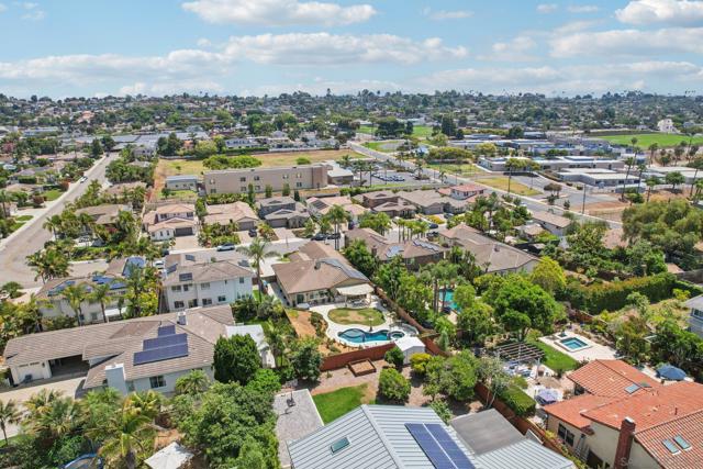 1648 Brady Cir, Carlsbad CA: https://media.crmls.org/mediaz/6098a36c-b5b8-4c77-b108-a9b74c6c24ff.jpg