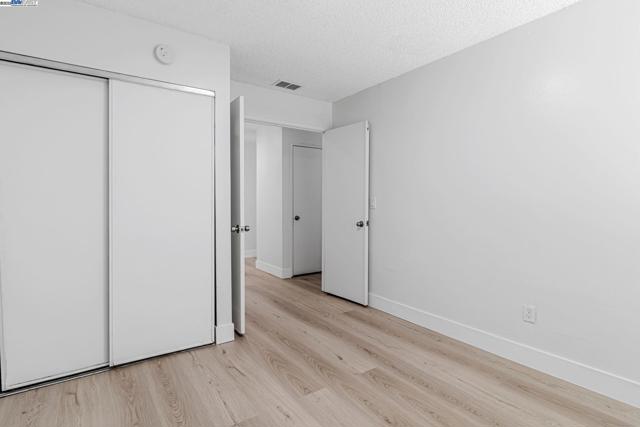1290 Canterbury, Hercules CA: https://media.crmls.org/mediaz/60994153-f6b5-493e-9405-8b6c9f300b17.jpg