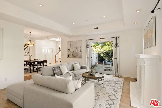 4224 Madison Avenue, Culver City CA: https://media.crmls.org/mediaz/6099cf34-7342-4f91-afc2-b29784830e6e.jpg