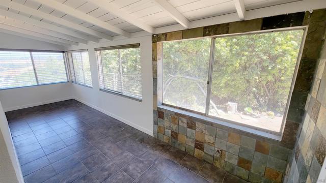 2402 Amick St, Oceanside CA: https://media.crmls.org/mediaz/6099e176-78fd-4eea-969e-dac5a2146973.jpg