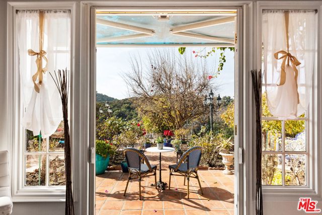 Drew Fenton | 2113 Stoney Hill Road Los Angeles CA | MLS: 7403799
