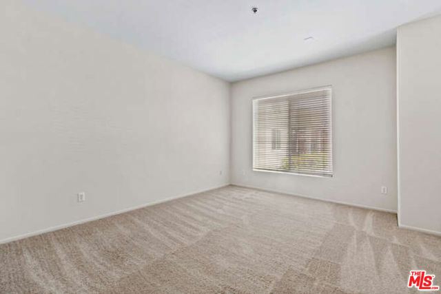 10790 Rose Avenue, Los Angeles CA: https://media.crmls.org/mediaz/609a9f11-1b98-450e-9b3a-0e504cb5c7ab.jpg
