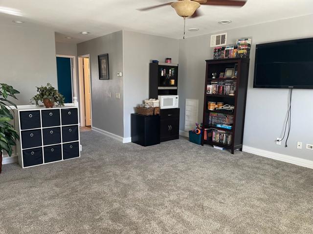 79879 Coatbridge Court, Indio CA: https://media.crmls.org/mediaz/609b504b-d417-44c9-b1ec-5904fb11dc1f.jpg
