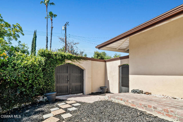 4809 Dunman Avenue, Woodland Hills CA: https://media.crmls.org/mediaz/609b5b02-c731-4d6c-beb5-b7eb0009f38a.jpg