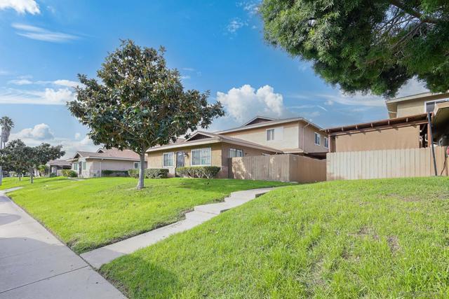 2830 Terrace Pine Dr, San Ysidro CA: https://media.crmls.org/mediaz/609bbcaf-4041-4965-8e60-189edb54e16d.jpg