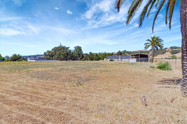 13560 Santa Teresa Boulevard, San Martin CA: https://media.crmls.org/mediaz/609ce7da-b675-4a96-be00-1c4fb5099fce.jpg