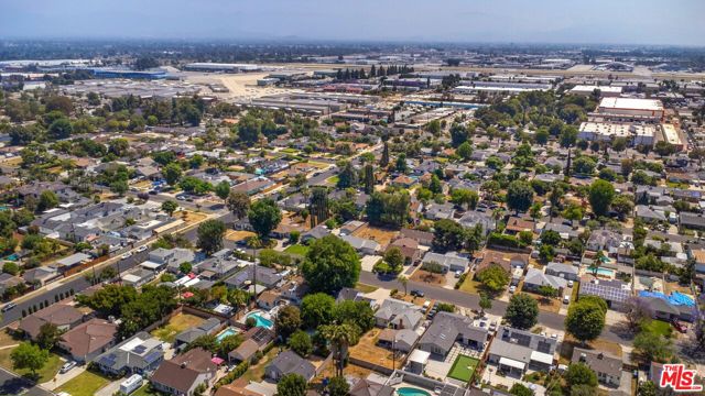 7731 Oak Park Avenue, Lake Balboa CA: https://media.crmls.org/mediaz/609cfed3-9abf-4220-ba45-b785780d5bfc.jpg