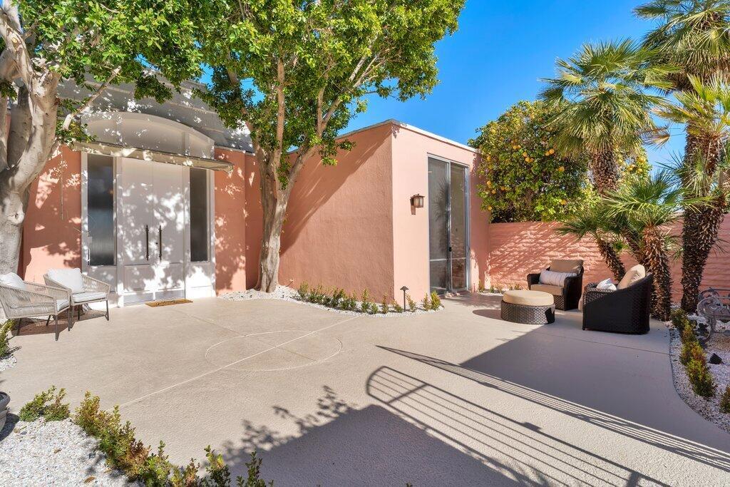 47126 El Menara Circle