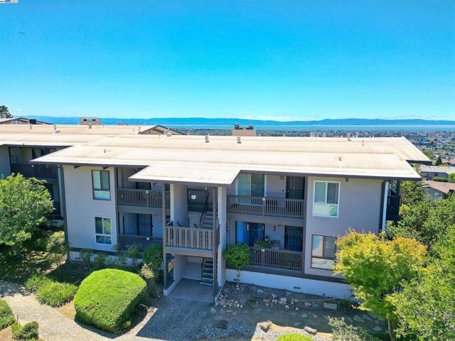 19100 Crest Ave, Castro Valley CA: https://media.crmls.org/mediaz/609dc8c3-6f7d-46a0-82e0-523892d786a0.jpg