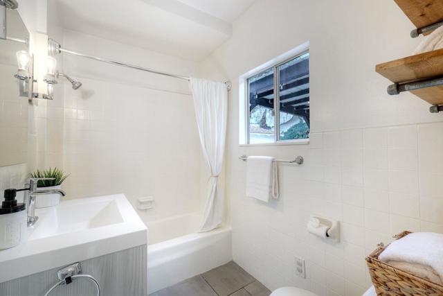 3476 Reynard Way, San Diego CA: https://media.crmls.org/mediaz/609e0e23-5259-448b-815c-8fded0651043.jpg