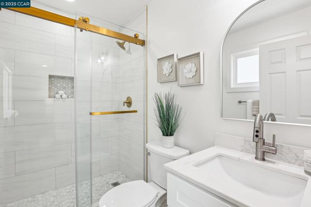562 Swallow Dr, Livermore CA: https://media.crmls.org/mediaz/609e6432-fd28-44cd-b632-b5b2423c91d4.jpg