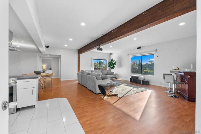 4810 Baylor Dr, San Diego CA: https://media.crmls.org/mediaz/609f3dd3-8efc-4e99-bbe6-06938bab18f2.jpg
