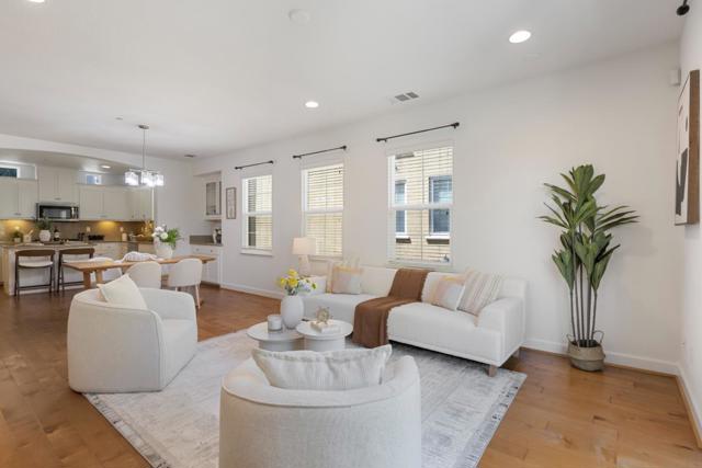 211 Okeefe Way, Mountain View CA: https://media.crmls.org/mediaz/60a00759-06a0-4281-9404-84bcef6d0011.jpg