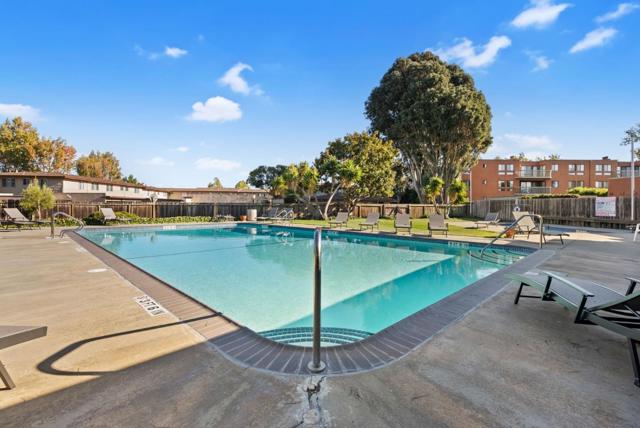 1640 Marina Court, San Mateo CA: https://media.crmls.org/mediaz/60a00b7e-4d29-4a1a-9306-cb247faaf969.jpg