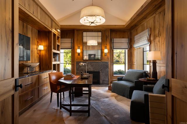 17845 Via de Fortuna, Rancho Santa Fe CA: https://media.crmls.org/mediaz/60a00c5f-bc25-4494-aaa5-398995d705a9.jpg