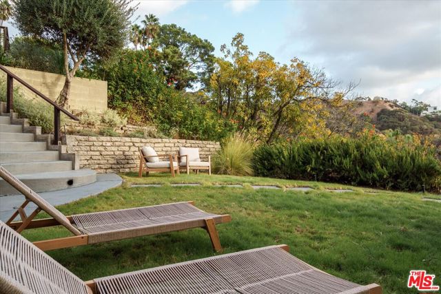 7420 Cervantes Place, Los Angeles CA: https://media.crmls.org/mediaz/60a106b3-cff7-4500-b346-413bd447ec74.jpg