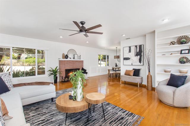 4723 Boulder Pl, La Mesa CA: https://media.crmls.org/mediaz/60a1a934-7131-4357-9354-f1940a015fa9.jpg