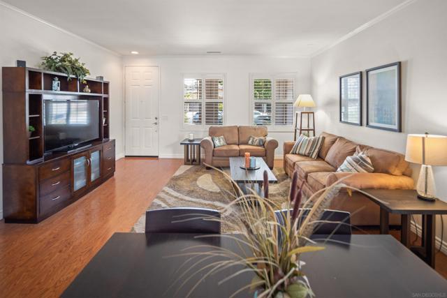 632 Lee Cir, Chula Vista CA: https://media.crmls.org/mediaz/60a2006f-cd92-4a72-9cb5-55e08a880192.jpg