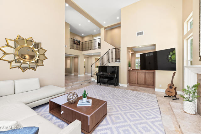 2445 Ranchgrove Drive, Westlake Village CA: https://media.crmls.org/mediaz/60a3a7a0-2edf-4ef0-b113-ae95a0f038f0.jpg
