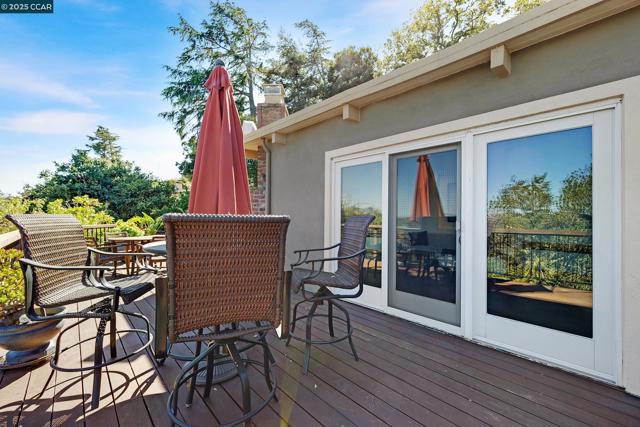 1301 Thomas Dr, Martinez CA: https://media.crmls.org/mediaz/60a3e87a-9f60-4fbf-9f5c-4ab04e6451ab.jpg