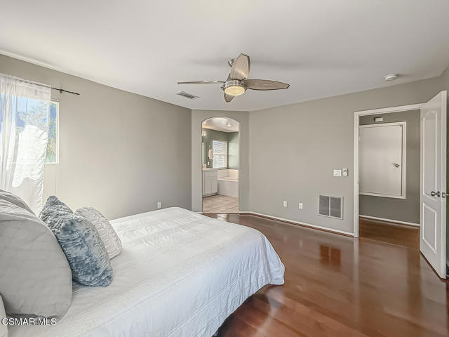 2511 Aurora Lane, Simi Valley CA: https://media.crmls.org/mediaz/60a41038-0b73-4491-b5aa-7a26648904f9.jpg