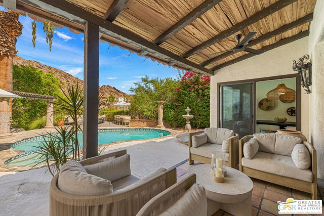 370 W Crestview Drive, Palm Springs, CA 92264