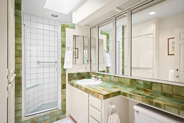 Detail Gallery Image 37 of 60 For 1879 Viking Way, La Jolla,  CA 92037 - 5 Beds | 5/1 Baths
