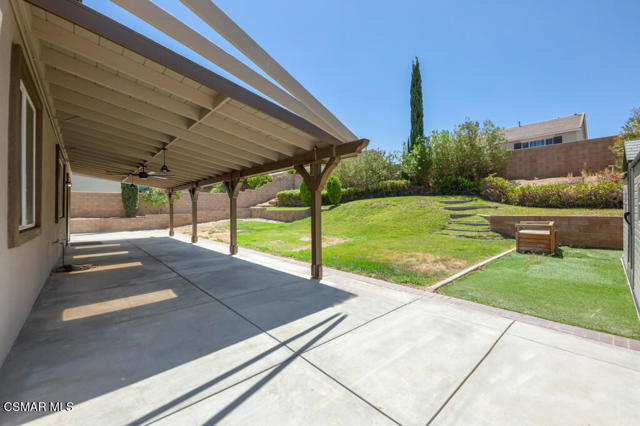 42333 Highland Court, Lancaster CA: https://media.crmls.org/mediaz/60a56f42-a23e-47c8-b2d4-8aa2a267af14.jpg