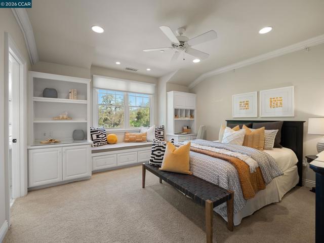 Image 36 of 60 For 5401 Penny Ln