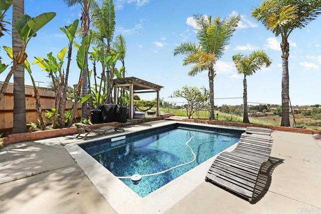 Detail Gallery Image 10 of 33 For 7001 Lemonwood Ln, Lemon Grove,  CA 91945 - 4 Beds | 3 Baths