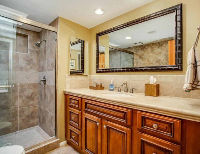 40553 Pebble Beach Circle, Palm Desert CA: https://media.crmls.org/mediaz/60a654e5-8235-43ca-9ec9-1de40c22c716.jpg