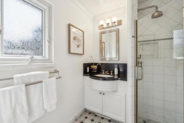 1399 Woodland Avenue, Menlo Park CA: https://media.crmls.org/mediaz/60a6a99b-d5cf-49ae-8b64-9d586cc86453.jpg